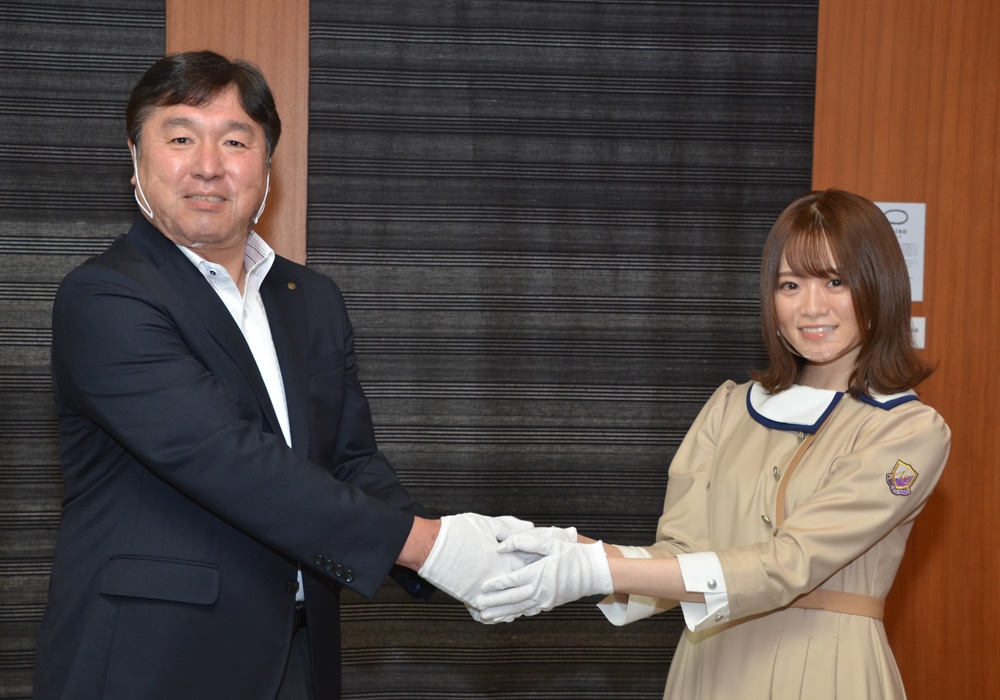 乃木坂46の山崎怜奈さんが区役所においでになりました 令和2 年9月28日 江戸川区ホームページ