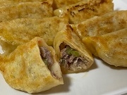 着色料なし!オレンジ色ぎょうざ