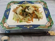 りんごの皮と残り野菜の炒め物~塩だれ風味~