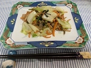 りんごの皮と残り野菜の炒め物～塩だれ風味～