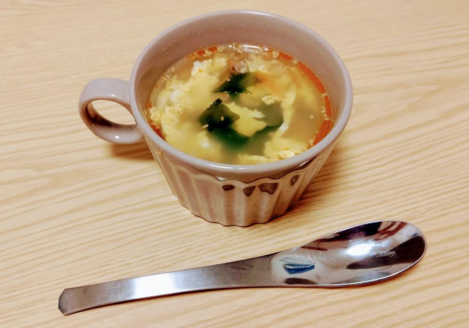 しいたけの軸とにんじんの皮の中華スープ