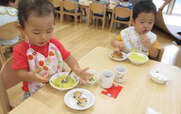 給食の様子