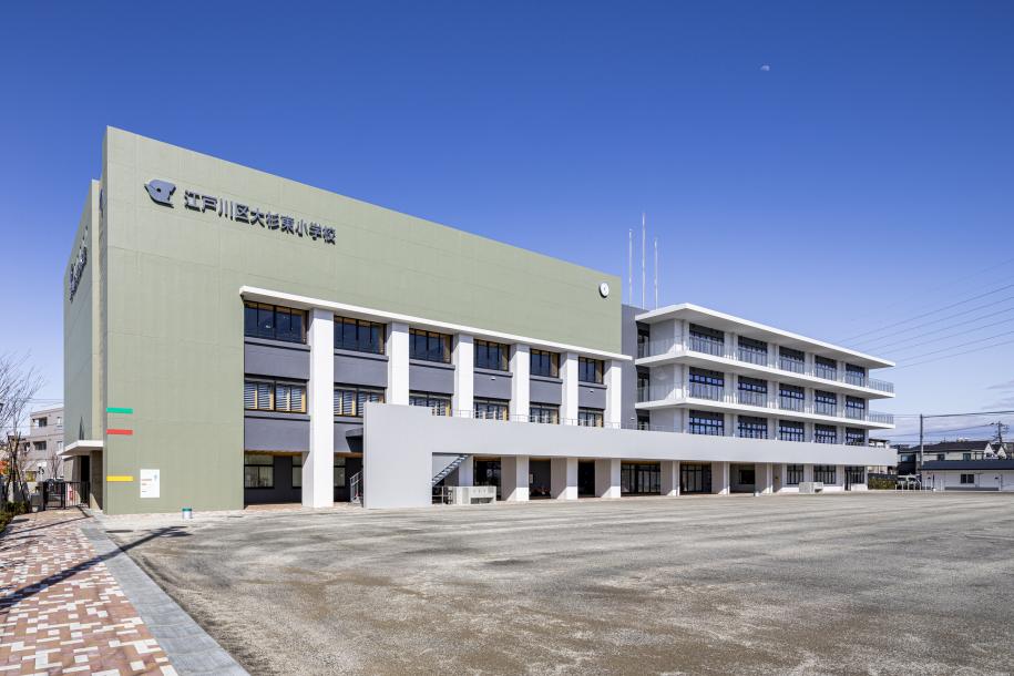 大杉東小外観2