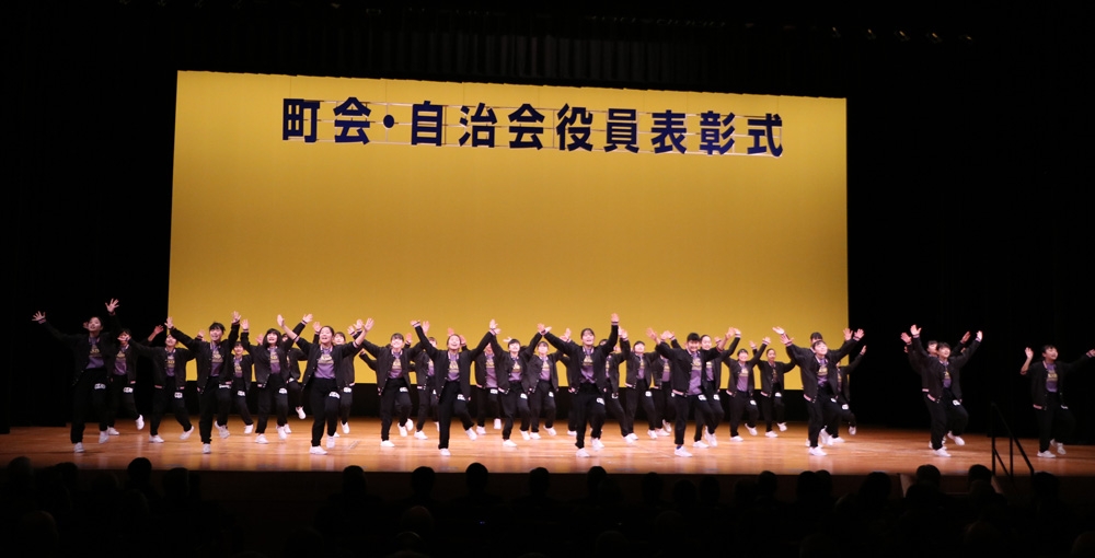 写真：葛西第三中学校ダンス部の皆さんによるパフォーマンス