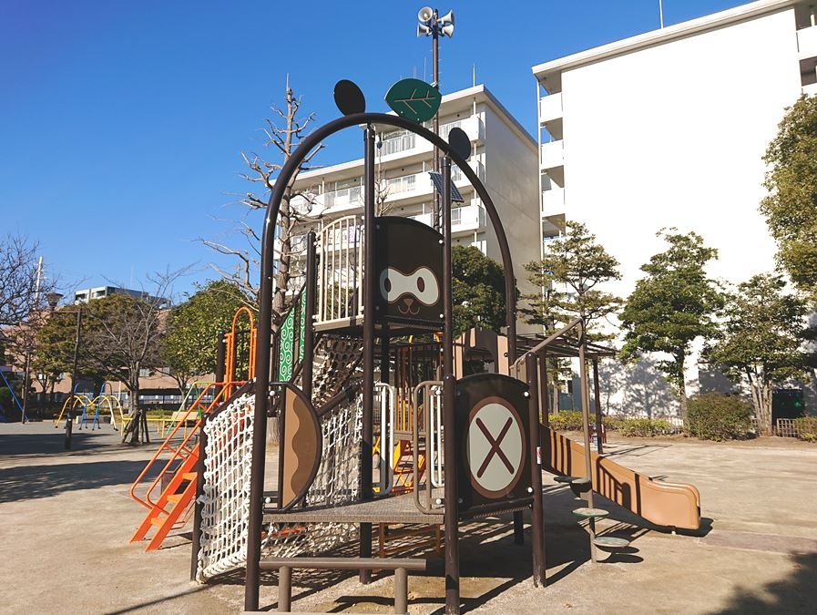 西瑞江公園複合遊具の写真