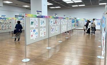 展示会の来場者の様子