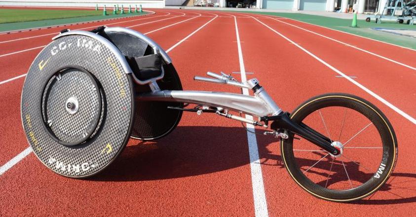 レーサー（競技用車いす）の全体写真