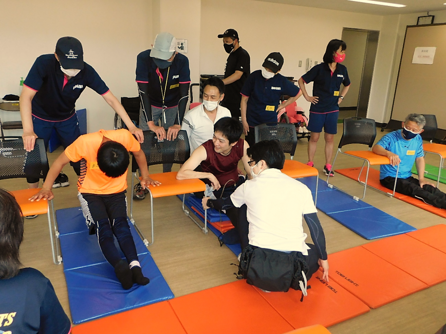 筋トレをする教室生