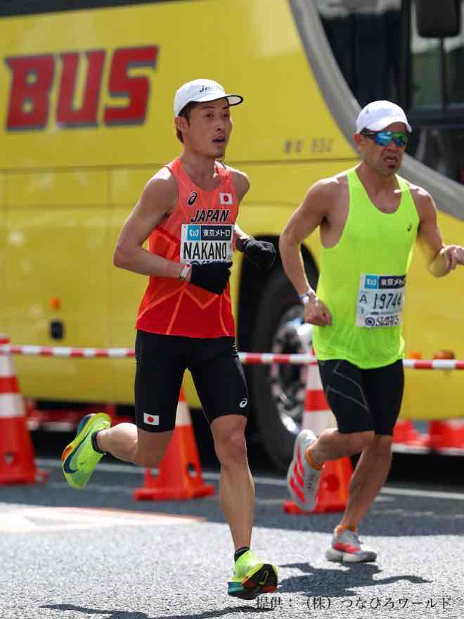 マラソン中の中野洸介選手