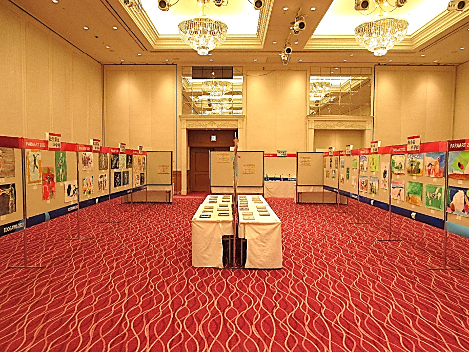 会場内に展示された作品