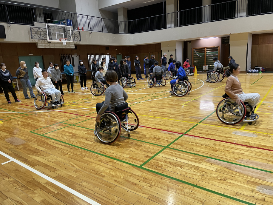 初級パラスポーツ指導員養成講習会、実技の様子