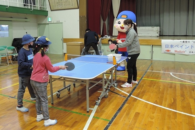 子ども卓球教室の様子