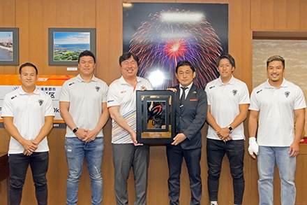 優勝報告会前の面会にて　その2