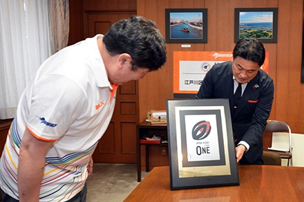 優勝報告会前の面会にて　その3