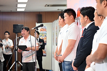 優勝報告会でファンの皆さんと　その1