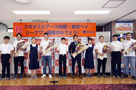 優勝報告会でファンの皆さんと　その3