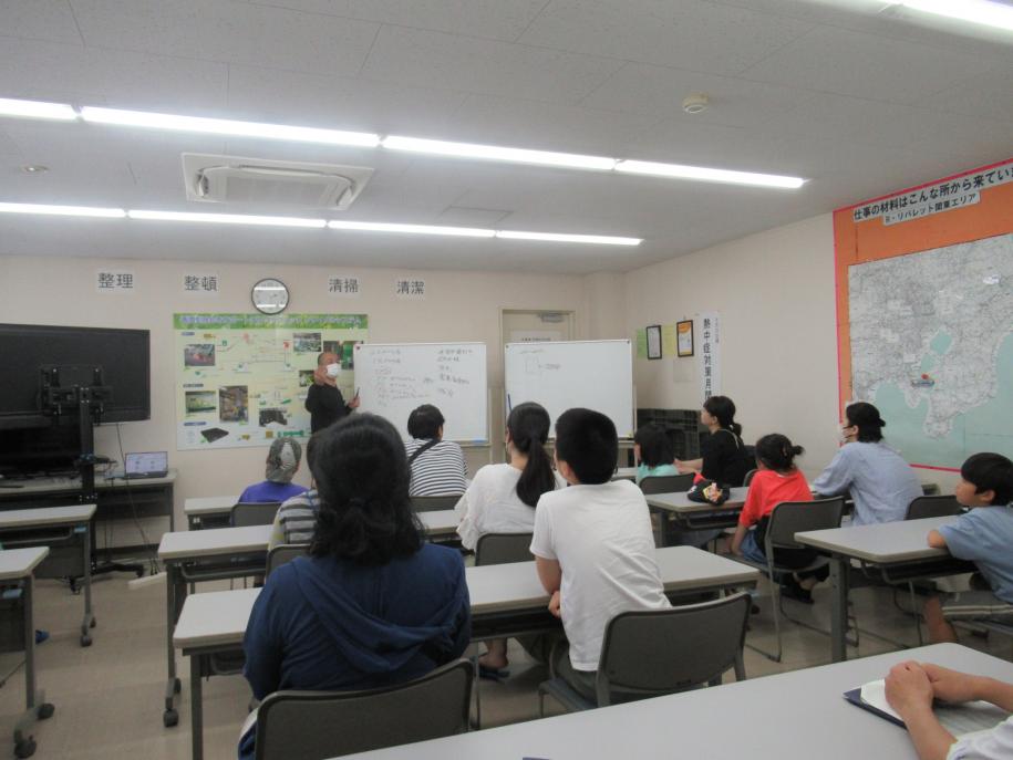 工場での座学の様子