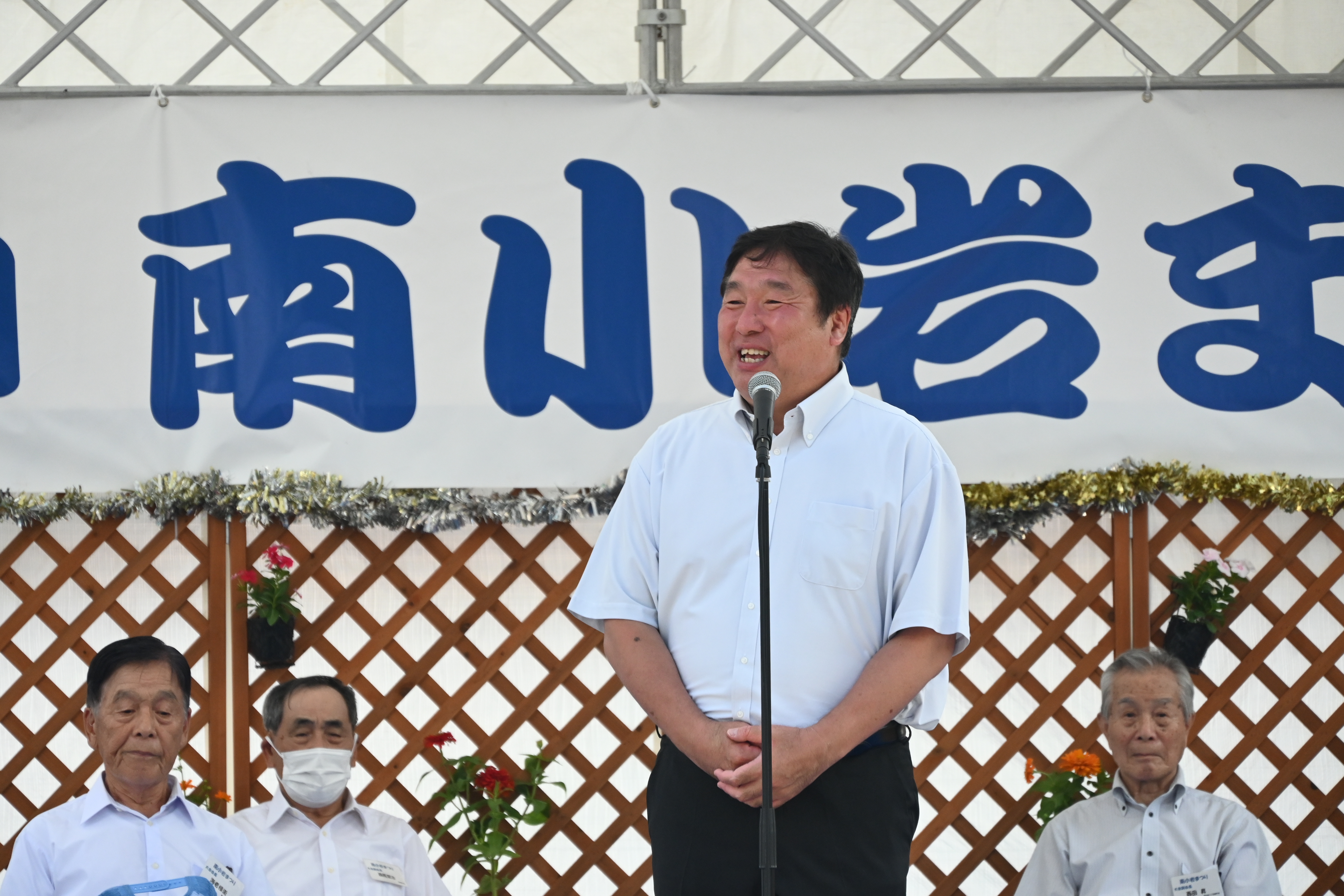 挨拶をする斉藤区長