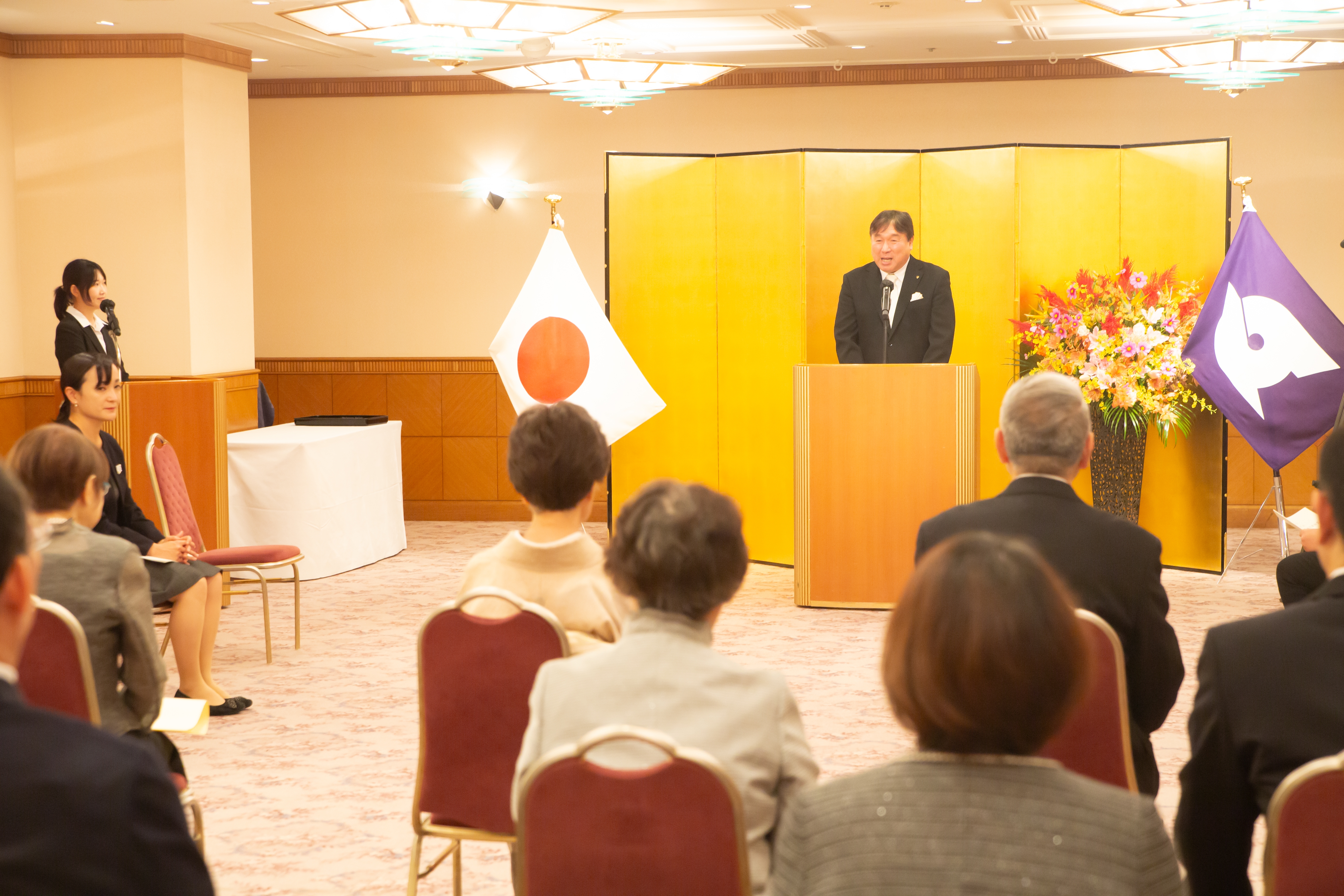 挨拶をする斉藤区長