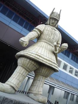 写真　江戸川競艇場の銅像