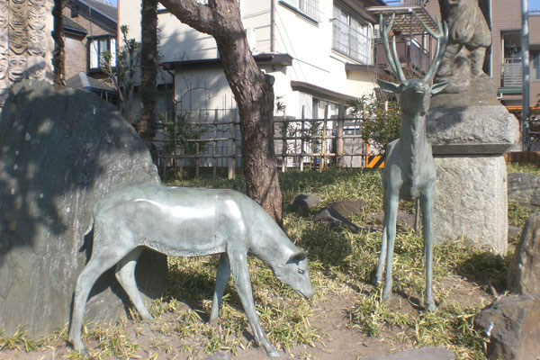 写真　鹿本小学校児童門