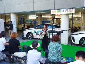 ステージ弾き語り演奏