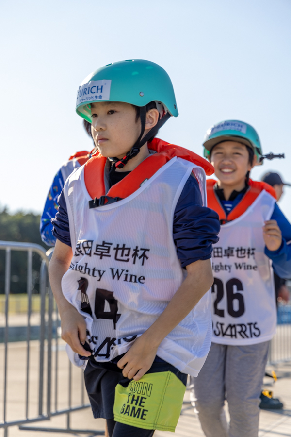 大会当日レースへ向かう選手