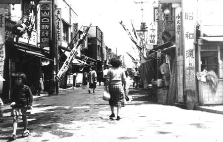 写真　かつての昭和通り商店街1