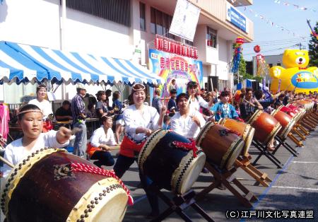 写真　バチさばき必見　鹿骨区民館まつり1