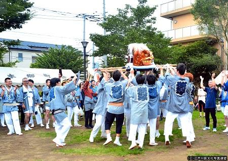 写真　江戸から伝わる篠崎本郷の獅子もみ3