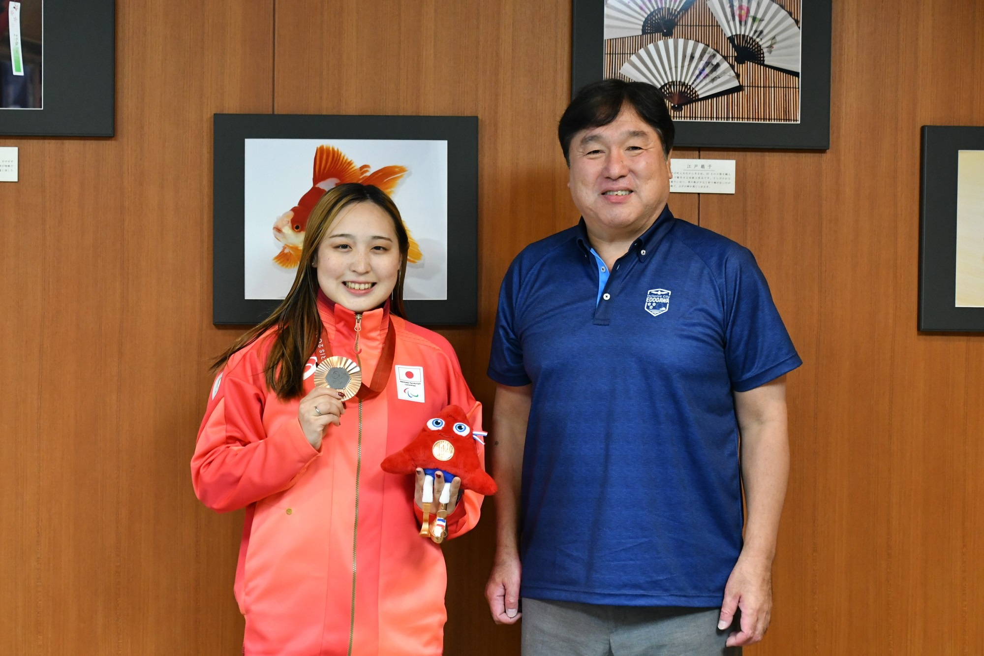 区長と辻内彩野選手