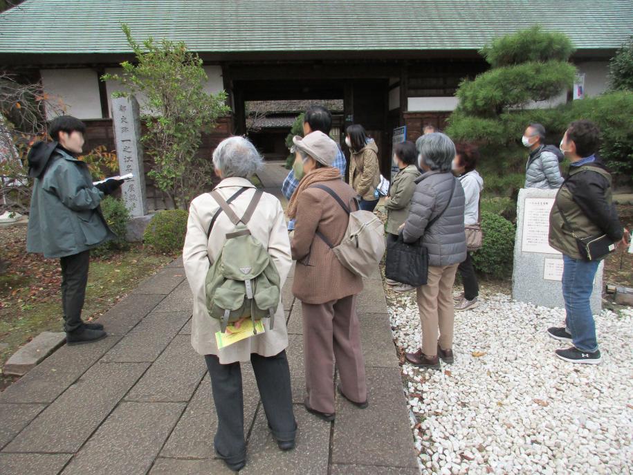 古民家解説会(長屋門前)