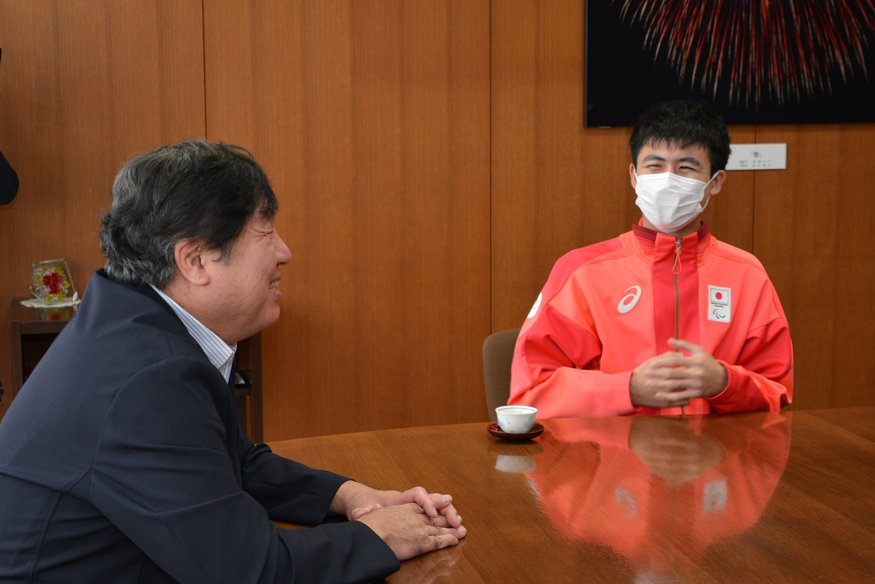 松本武尊選手と区長