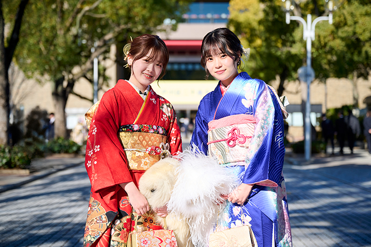 振り袖姿の友人同士