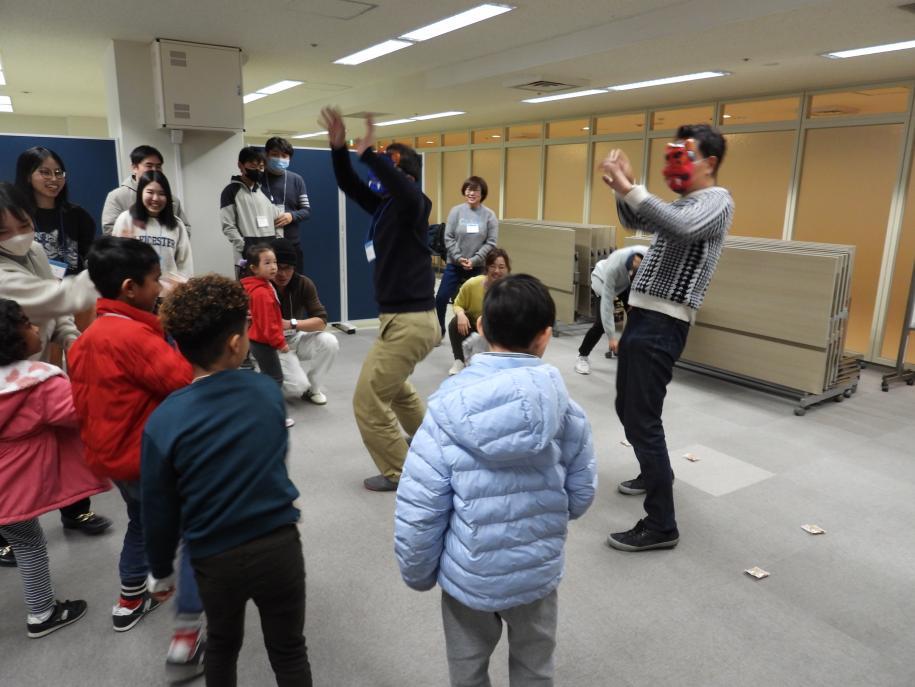 節分を楽しむ参加者