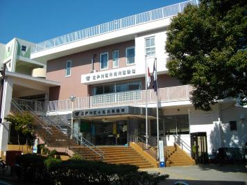 写真：小松川区民館の外観