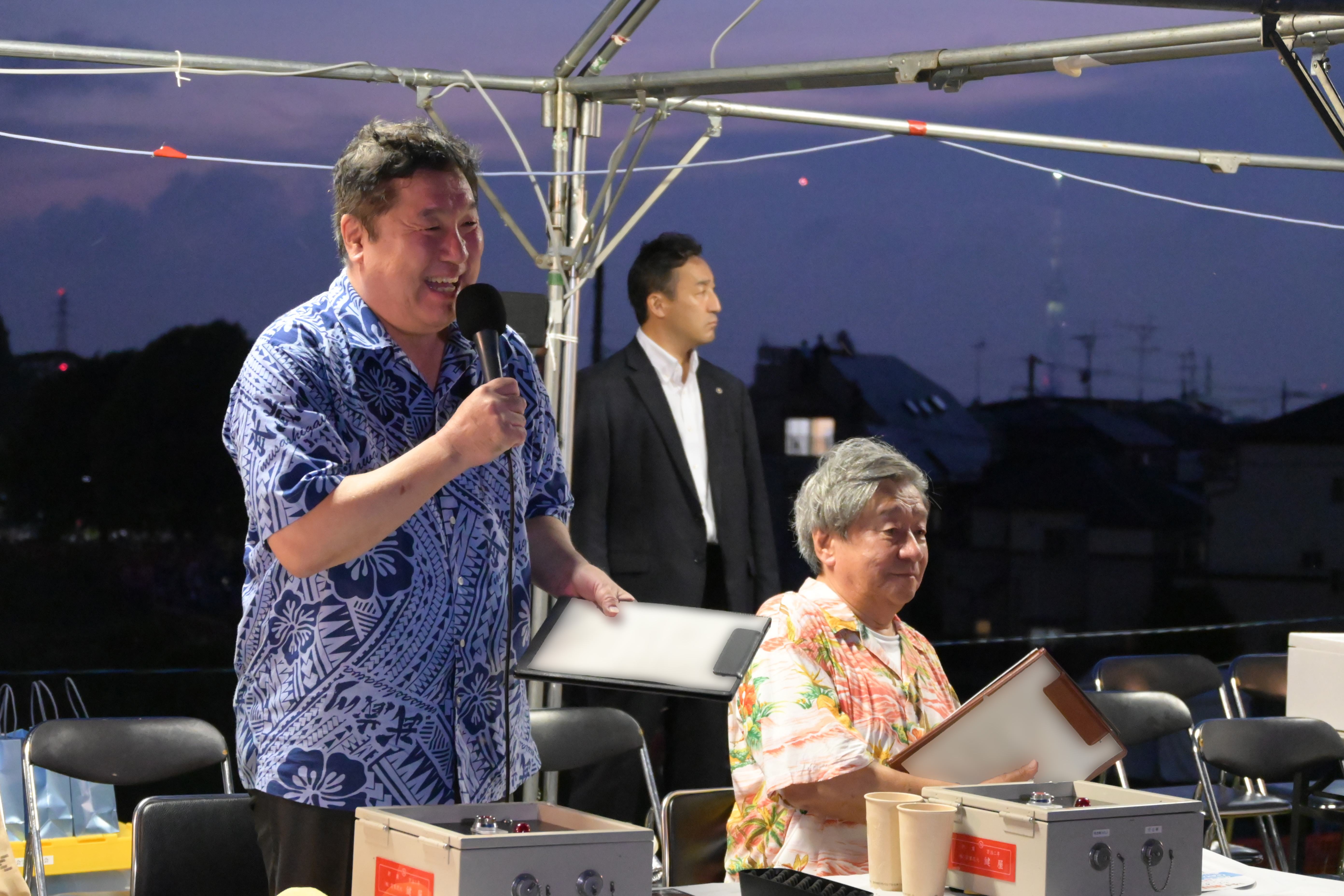 花火大会　挨拶される区長