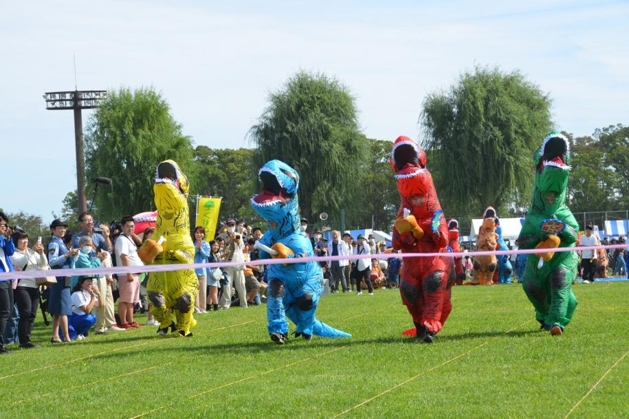 ティラノサウルスレースの様子