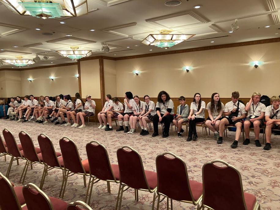 ナララバリー学生