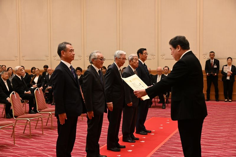 表彰状授与の様子