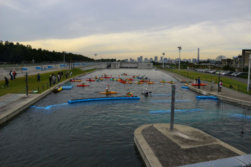 江戸川区羽田卓也杯カヌー大会の様子