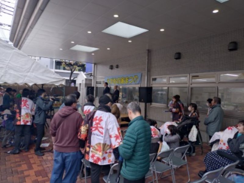 えがおの家まつりの様子