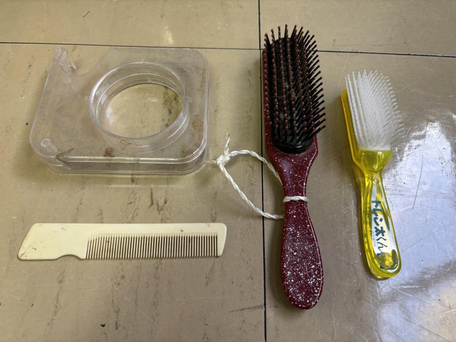 くし、セロハンテープ基材