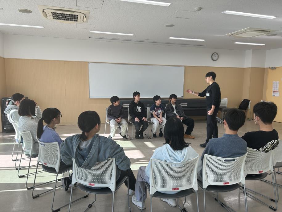 レクリエーションの基礎知識と実践方法についての講義の様子