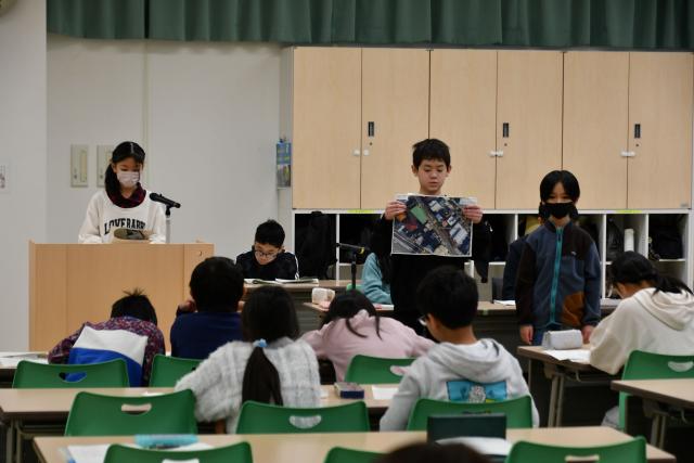 区職員に質問する子どもたち