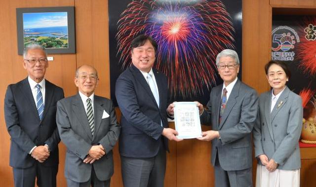 まちづくり提言書提出式（集合写真）