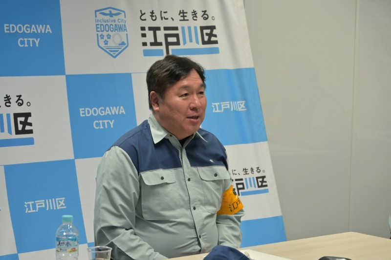 総合防災訓練（1日目）で話す区長