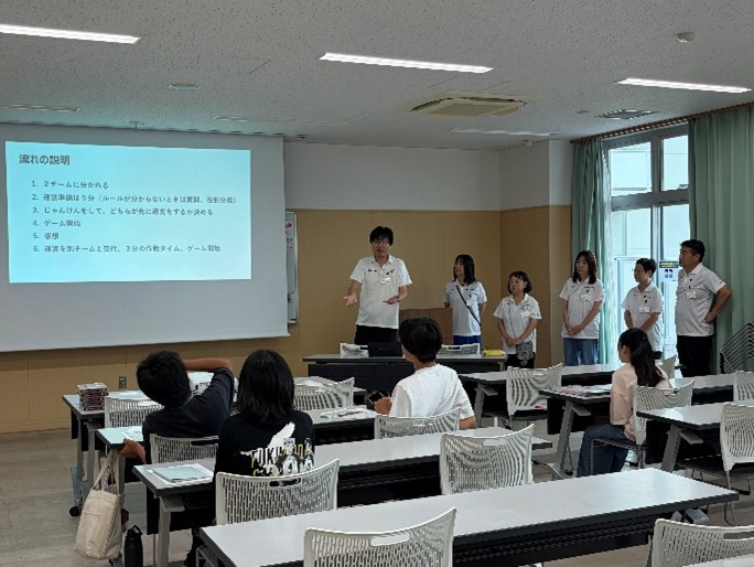 江戸川区青少年委員による講習を受ける受講生