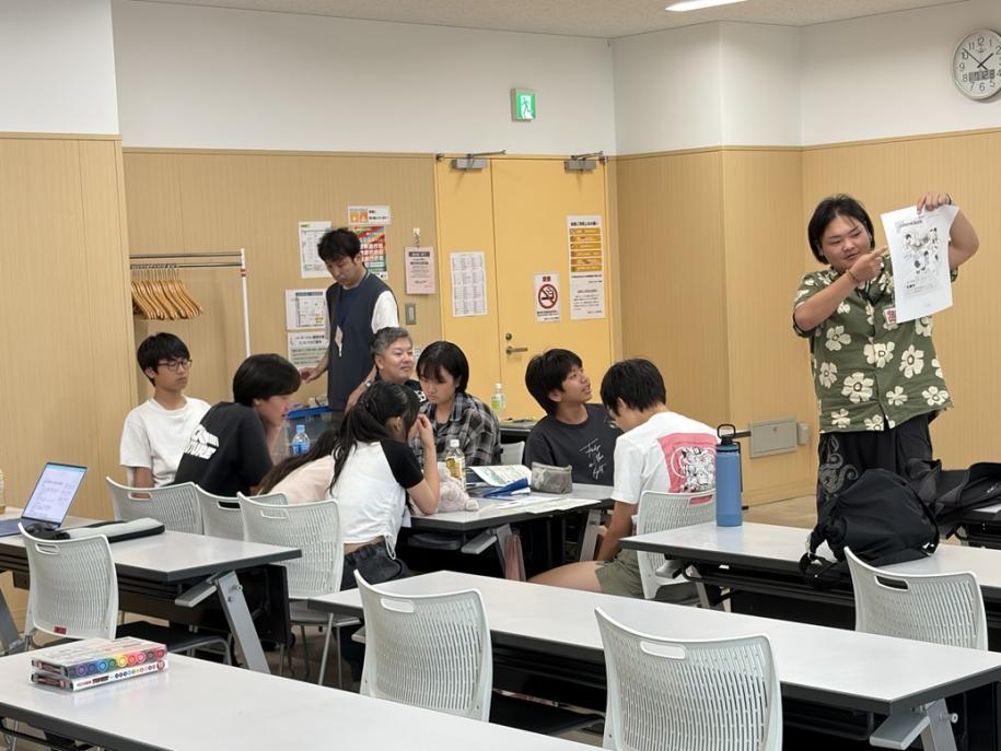 危険予知トレーニングを行う受講生