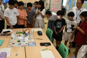 未来の江戸川区について考える児童たち